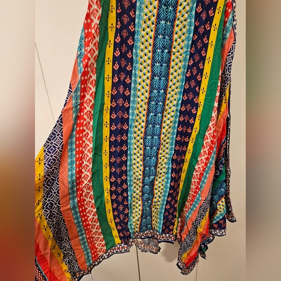 Beautiful Flowy Dress - Picture 3 of 4